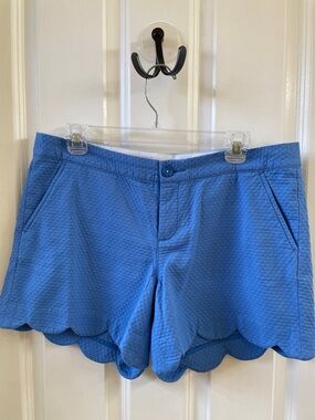 Lilly Pulitzer Textured Scallop Hem Shorts in Blue